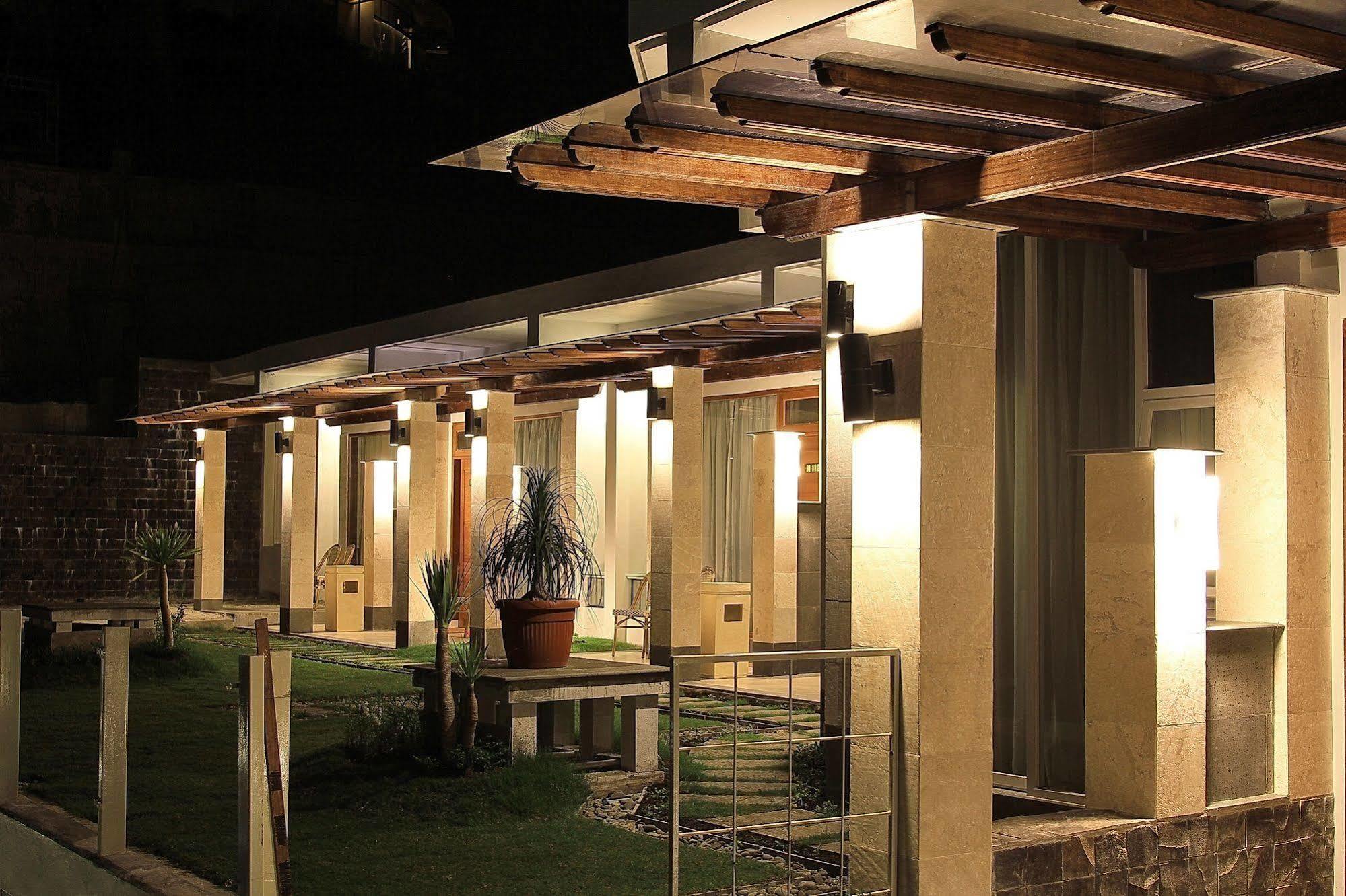 Taman Simalem Resort Tongging Экстерьер фото