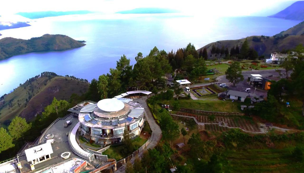 Taman Simalem Resort Tongging Экстерьер фото